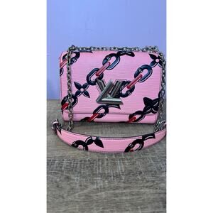 🩷SOLD🩷 Louis Vuitton Epi Chain Flower Pink Twist MM Shoulder Bag